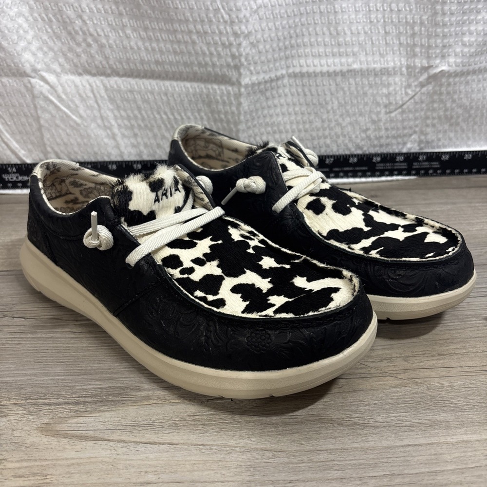 Women's 9.5 Ariat Hilo Shoes Black Floral Embossed Black & White Cow Print